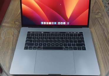 Macbook Pro Core i7 2017 15 inch