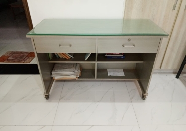 Study table for sale with Thick glass